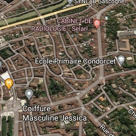 Maison De Rue: Auch Esterno foto