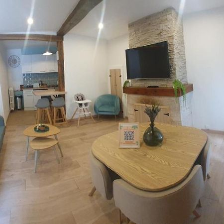 Maison De Rue: Auch Esterno foto